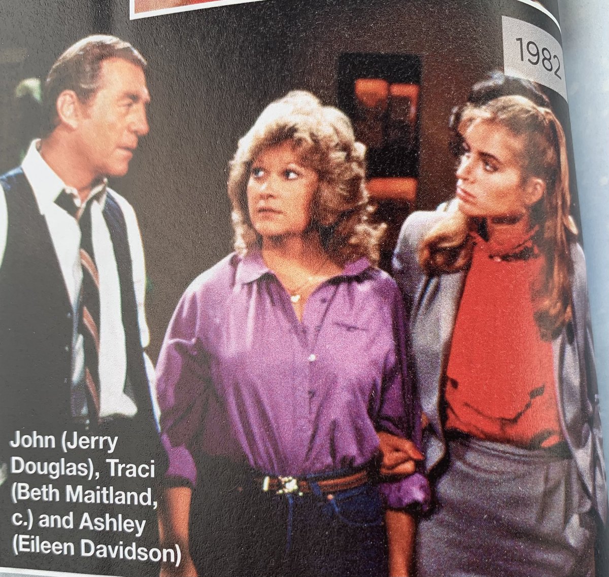 The #AbbottSisters @BethMaitlandDQB and @eileen_davidson with their tv dad #JerryDouglas (May he Rest In Peace). Beth & Eileen have gotten more beautiful as time passed. Happy #MaitlandMondayYR friends! #YR #TeamTraci #TraciAbbott #AshleyAbbott