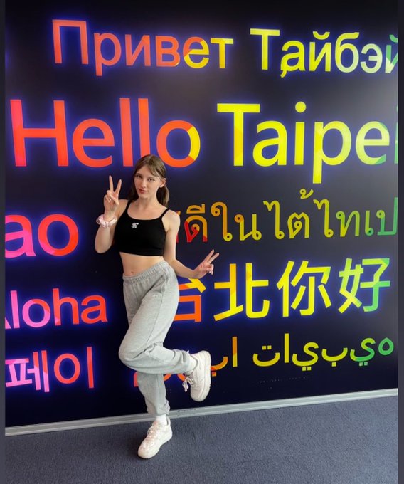 😱 @June__Lovejoyand &amp; I stayed up till 3 am to kiss &amp; sign sooo many  items, lottery tickets &amp; DVDs for<a class="tags" target="_blank" title="On Twitter" href="/?out=eyJ0eXAiOiJKV1QiLCJhbGciOiJIUzUxMiJ9.eyJpYXQiOjE3MTk1NzIxMzUsImlzcyI6InR3cG9ybnN0YXJzLmNvbSIsIm5iZiI6MTcxOTU3MjEzNSwiZXhwIjoxNzUxMTA4MTM1LCJyZWRpcmVjdF91cmwiOiJodHRwczovL3R3aXR0ZXIuY29tL0p1bmVfX0xvdmVqb3lhbmQifQ.ZppT_k1MxuGUjQiXLSAMjKxeulC_1I11fGxcw1WkxhEbN9r5nUNp4jSwoCtSKlatmNmNsYzzaKgY1N-HPg8OJA">@June__Lovejoyand</a><a href="/tag/aot"class="tags"><span>#aot</span></a>