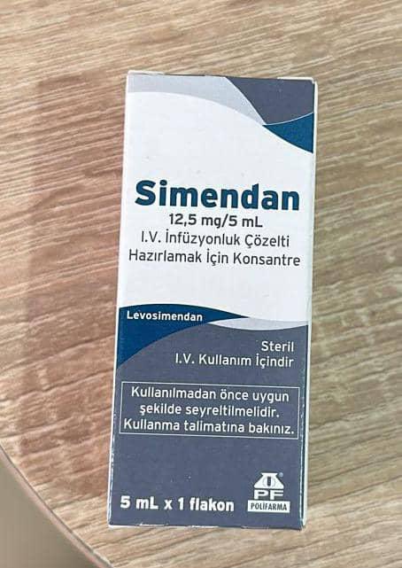 دوستان #سیمندان یافت نمیشه و مریضم حالش خیلی خیلی بده. انقد بد که دکتر گفت با هواپیما به تهران منتقلش کنند.
به تمام دارویی‌ها که تا الان برام دارو تهیه می‌کردند ، گفتم، پیدا نشد یا قیمتها پرت بود. اگر آشنایی برای تهیه‌ی دارو دارید، لطفا اطلاع دهید. زنجیره‌ی انتقال دارو مهمه.