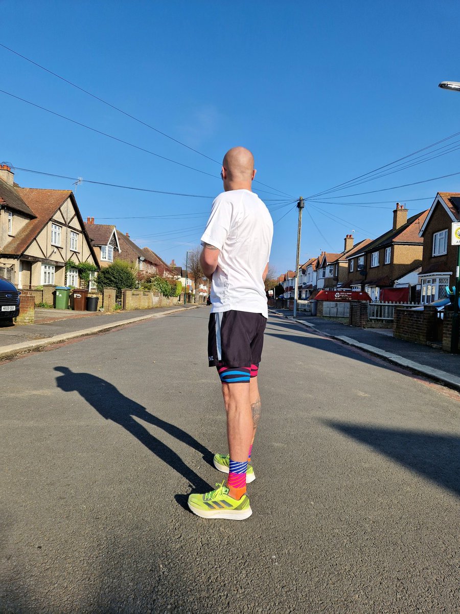 crouchys_runs's tweet photo. Sunshine and open roads, that's all we need #run #runner #running #ukrunchat #runtalkrun https://t.co/DbnY2yM434