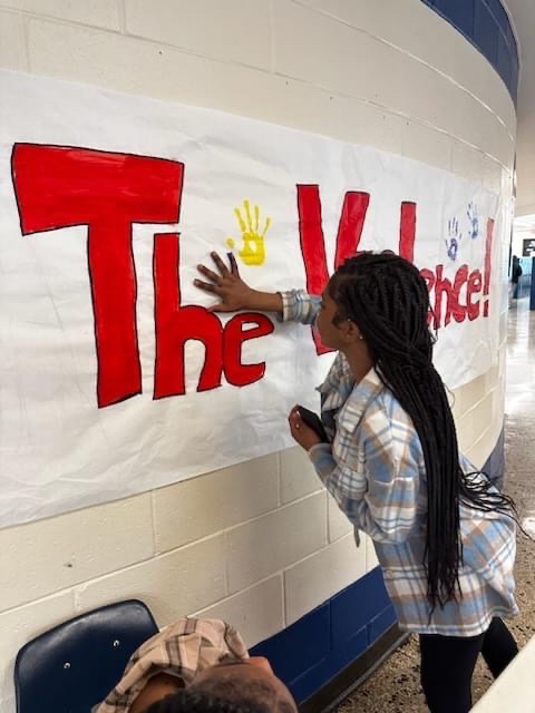 Last week, C-SD students explored and discussed how violence affects our schools and community. Students pledged during all lunch shifts to help stop the violence in their community.