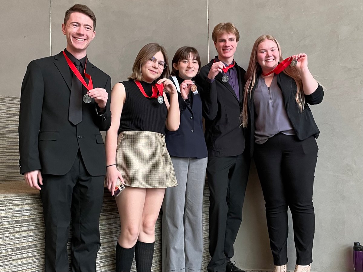 5 Cardinals Advance to State in Speech &amp; AHS Speech Team Takes 2nd in the Section!  Good luck to our State Participants, Ryan Helm, Marissa Lovegren, Julia Segner, Myles Hayes, and Camryn Moon as they compete on April 28-29 in Apple Valley! #isd876 #GoCards #Speech #State