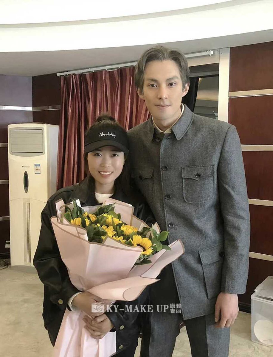 WangHediBra's tweet photo. 「23.04.24 | 📷 Didi caracterizado de "Vovô" 🧓 #lindoooo

A maquiadora Kang Ya Ji Li que participou da equipe do drama postou essa foto com o Didi no app Little Red Book.

© ғᴏɴᴛᴇ: ᴠɪᴀ Little Red BookApp/ 康雅吉丽影视化妆

#DylanWang #Wanghedi #王鹤棣 https://t.co/8JTaiqXpUH