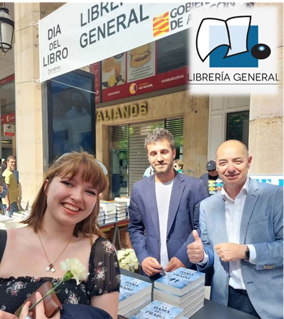 AbadiasRoman's tweet photo. Otra vez ha vuelto a suceder! Inolvidable día del libro, frenética, alegre, y compartida con mucho entusiasmo con #AlfredoAndreu Javier Vázquez y mi colega de firmas Alejandro Corral. Gracias a todos por el calor y subidón que nos dais! @ACorralOrea @periodistaslow @lcentralz https://t.co/ZZIJ4rYeEW