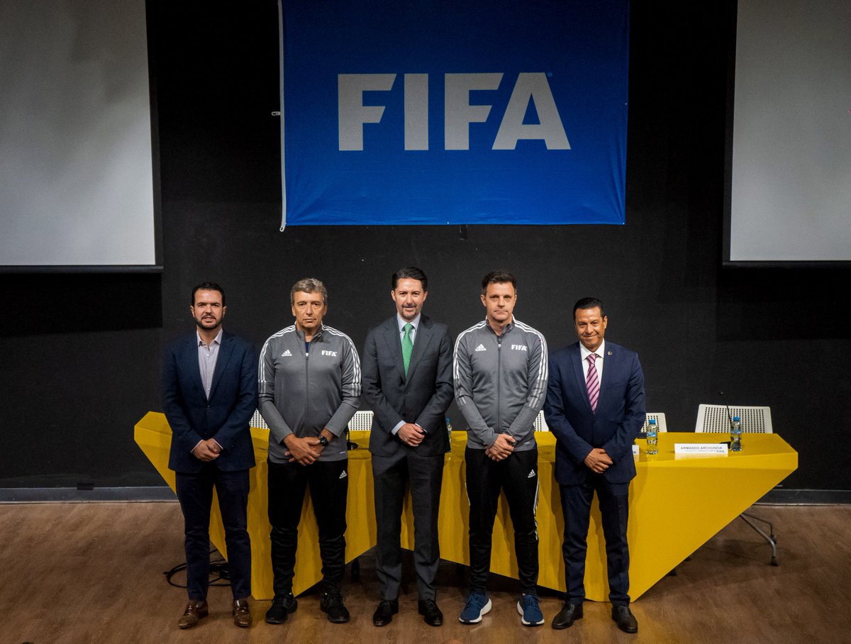 #Arbitraje | Inició el curso FIFA Futuro III para instructores arbitrales de <a href="/Concacaf/">Concacaf</a> en la Casa del Fútbol.

Nota completa: bit.ly/3HaWP3R

#FMFporNuestroFútbol