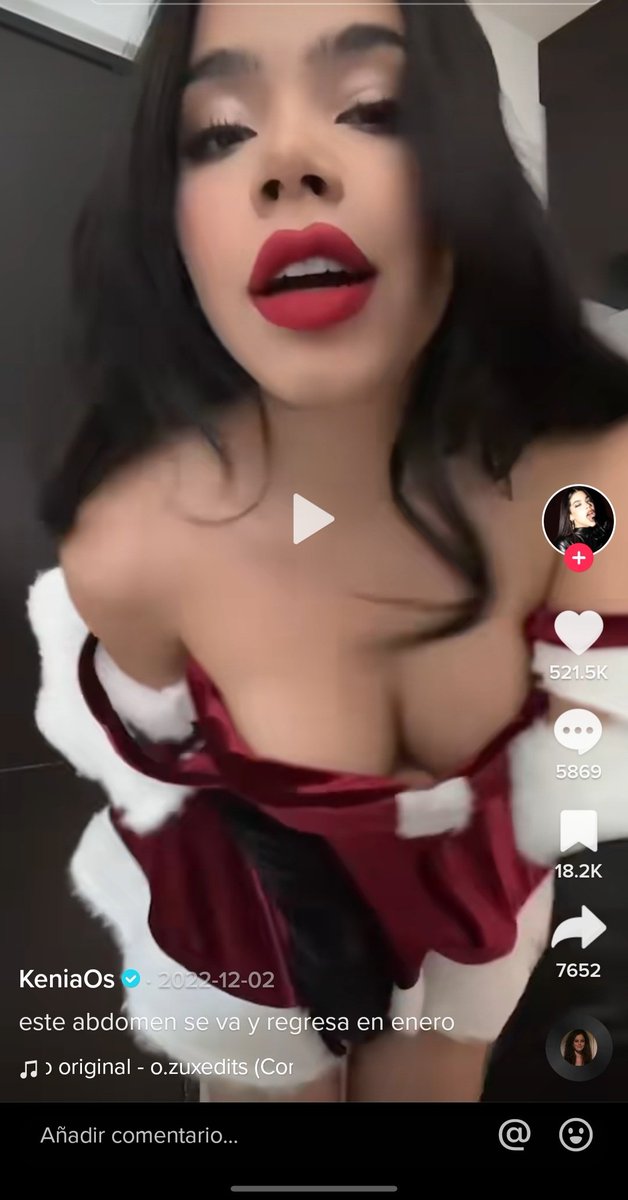 ItzaG__'s tweet photo. @bealatam1203 Hermosa la ángel, pero dime la que sexualiza la navidad mostrando la silicona👀 https://t.co/Gkpbh9oUwo