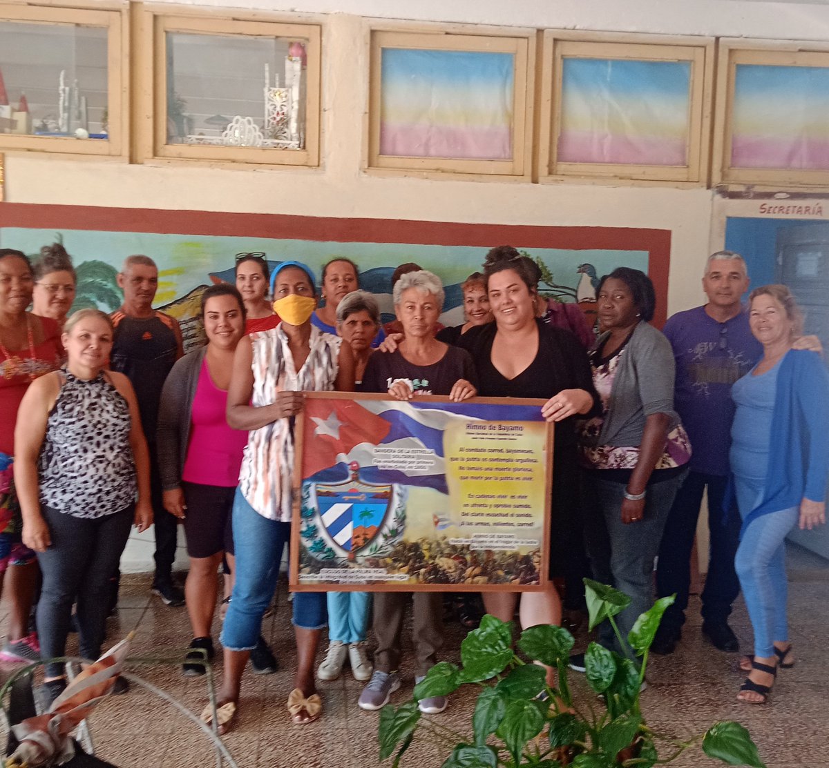 CmObdulio's tweet photo. Nuestra escuela se engalana en espera del Primero de Mayo.
"Por la Patria,trabajar Unidos".
#CubaEduca #preuniversitariovillaclaradpe      #educremedios   #EducacionVillaClara  #DPEVillaClara #hernandithasleycurbelo #TenemosMemoria
#CubaViveYTrabaja
#VivaEl1roDeMayo https://t.co/NN9cn9Pvif