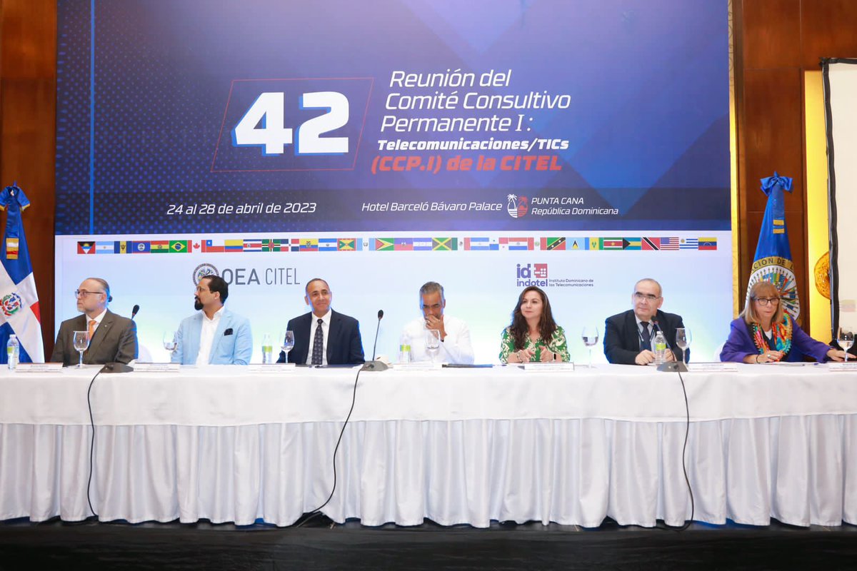 SandramUrrutia's tweet photo. En el marco de la #42ReuniónCitel, socialicé qué es #PrevenTIC y cómo desde el @Ministerio_TIC estamos aportándole a la promoción de la legalidad, gracias a la vigilancia constante que le hacemos a las empresas que hacen parte del sector TIC. https://t.co/mY3656vtNe