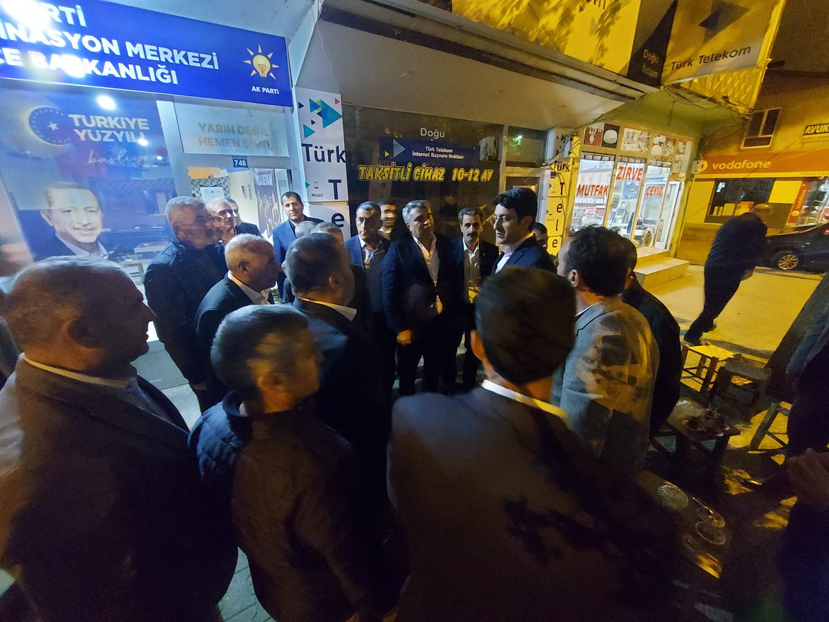 Korkutata_Zeki's tweet photo. 📍Genç 
📌Genç Seçim Koordinasyon Merkezi 
@mzekidirik 
@HalilKaya1212 
@GencAkParti12 
#DoğrusuAkParti 
#DoğruAdımlarlaYolaDevam https://t.co/j9VW6Z6JA8