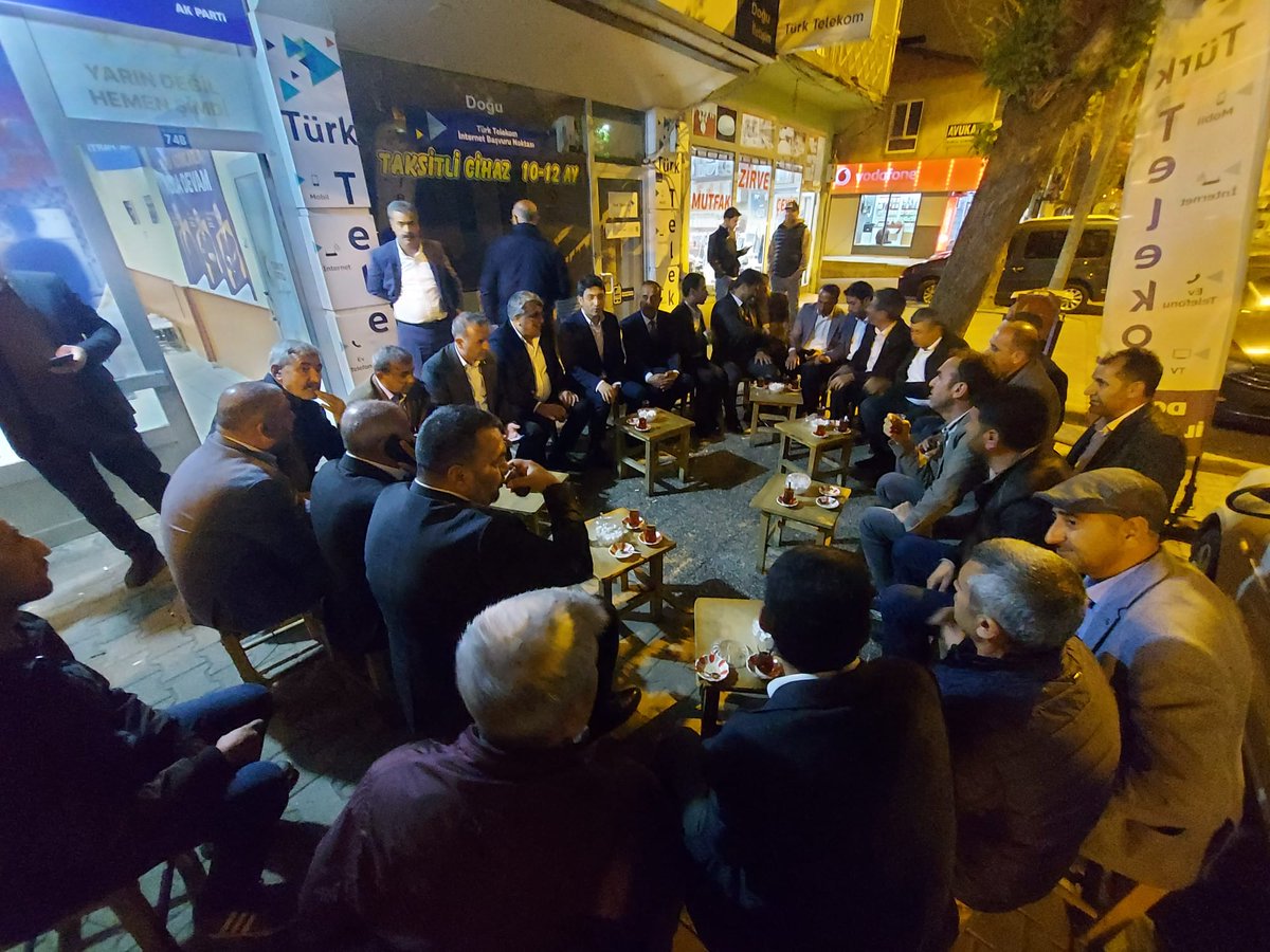 Korkutata_Zeki's tweet photo. 📍Genç 
📌Genç Seçim Koordinasyon Merkezi 
@mzekidirik 
@HalilKaya1212 
@GencAkParti12 
#DoğrusuAkParti 
#DoğruAdımlarlaYolaDevam https://t.co/j9VW6Z6JA8