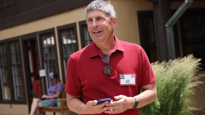 The Deadline Variety Reporter tweet media