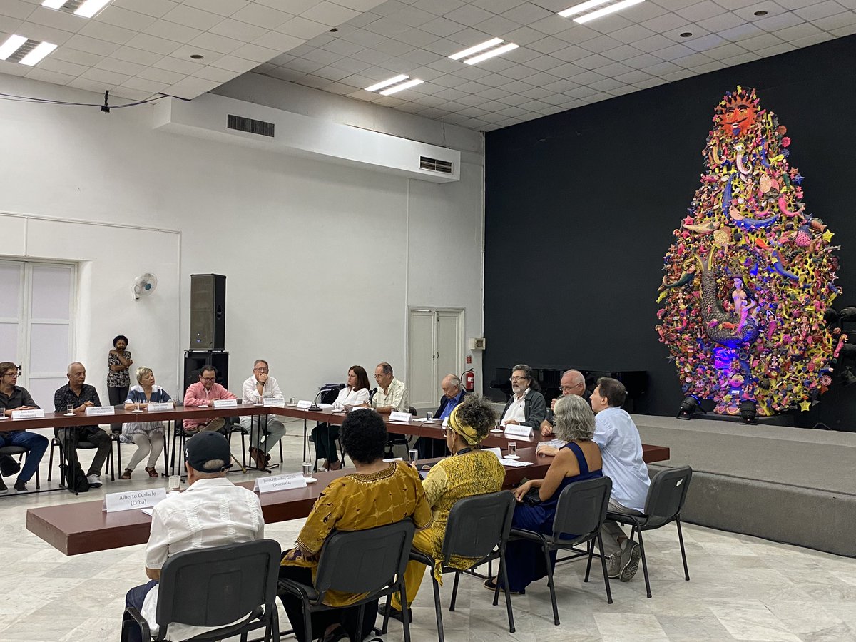 Desde <a href="/CasAmericas/">Casa de las Américas</a> se libra desde hace 64 años “una contienda empecinada contra el olvido y la indiferencia, otra guerra de independencia que no esgrime otras armas que las de la razón y la sensibilidad”, Gustavo Pereira en palabras de apertura al Premio Casa 2023 #CubaEsCultura