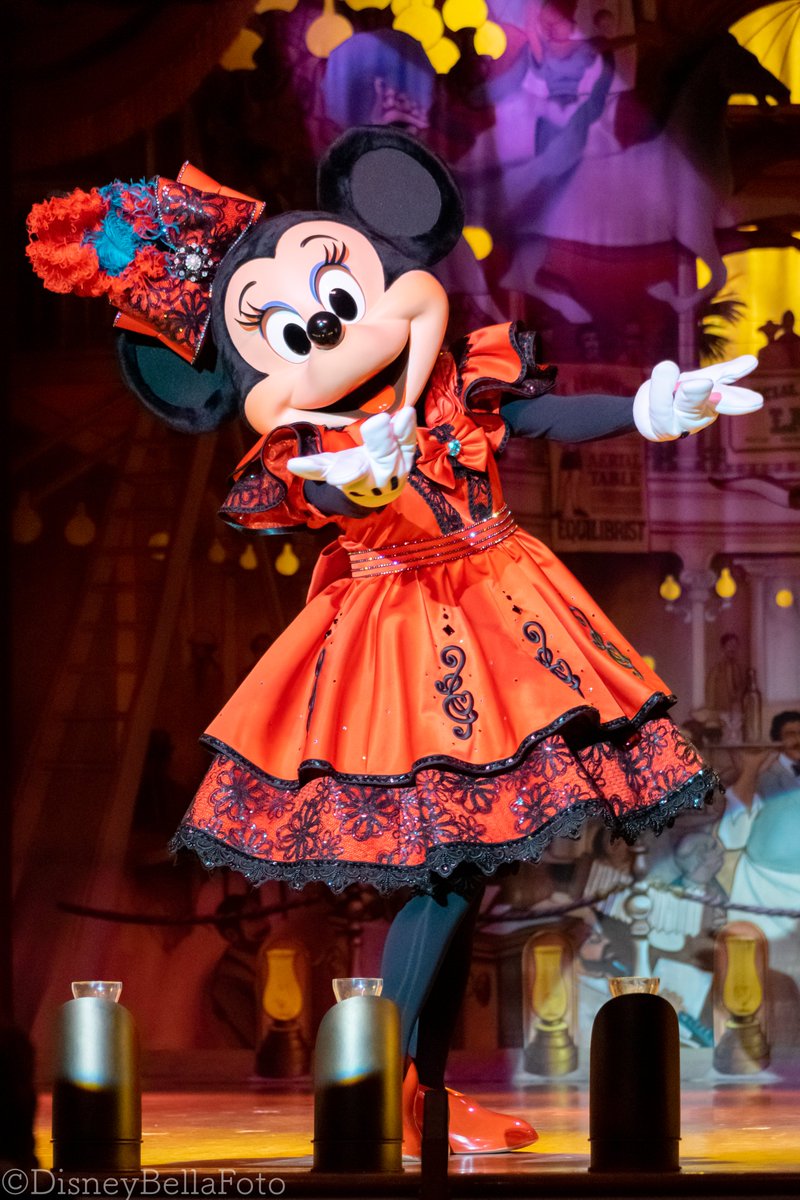 DisneyFoto's tweet photo. ミキカン終わったとか到底受け入れられない…
ああ、無理だ…
いや、分かってたよ。コロナで休演になってから何度もよぎったよ。でもそれが本当に現実になることなんて考えてなかった。いつか再演してくれるとどこかで信じてた。いや、演出上再演不可能って薄々わかってはいたけど…ああ…そんな…… https://t.co/1ivqSV5lGl