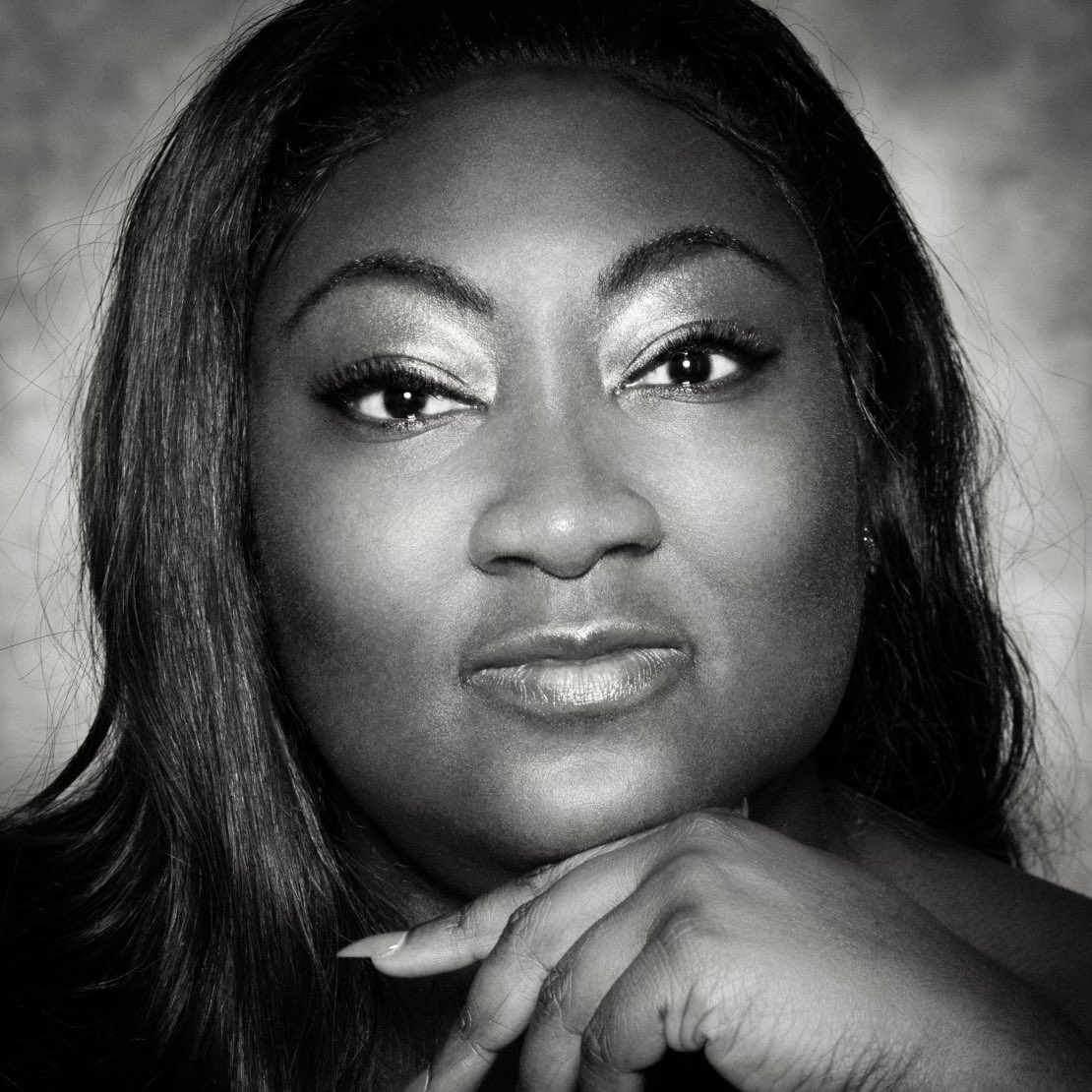 In celebration of LESBIAN VISIBILITY WEEK. Proud to be an African Black Lesbian! It was pure joy to be photographed for ‘LEGENDS’ series! I was certainly feeling myself 💖
📸 #ZoeLawLondon <a href="/LesbianVisWeek/">Lesbian Visibility Week</a> <a href="/ukblackpride/">UK BLACK PRIDE</a> <a href="/Kaleidoscope_T/">Kaleidoscope Trust</a> #LesbianVisibilityWeek <a href="/DIVAmagazine/">DIVA Magazine</a>