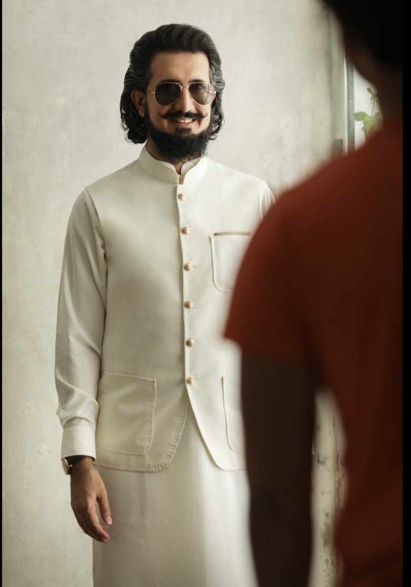 In whose heart Isme-e-Allah shines, Love comes there in storm (abundance) - Hoo,
The Musk fragrance cannot be concealed even if you hide it in several layers - Hoo,
( Hazrat Sultan Bahoo )