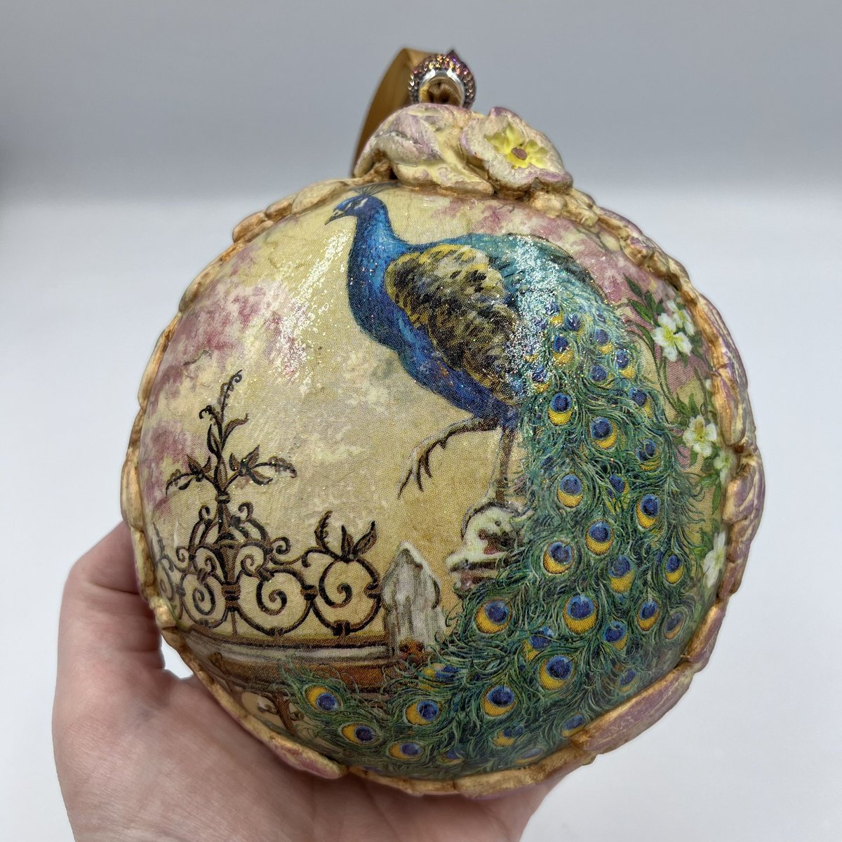 TapsikDesign's tweet image. Create a One-of-a-Kind Decoupage Peacock Ornament! youtu.be/LiyvSOHTJJM cez @YouTube
#decoupage #diy #peacock