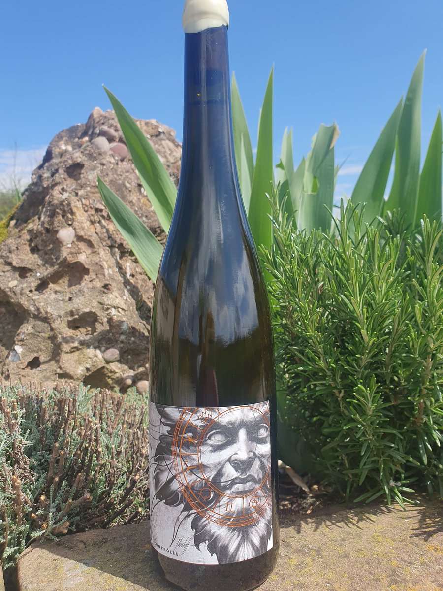 - PRESSE -
Un grand merci à Anne Krebiehl, MW, dans Vinous:
Liber 2021, "un vin remarquable" ✨️

#EmileBeyer #alsacerocks #drinkalsace