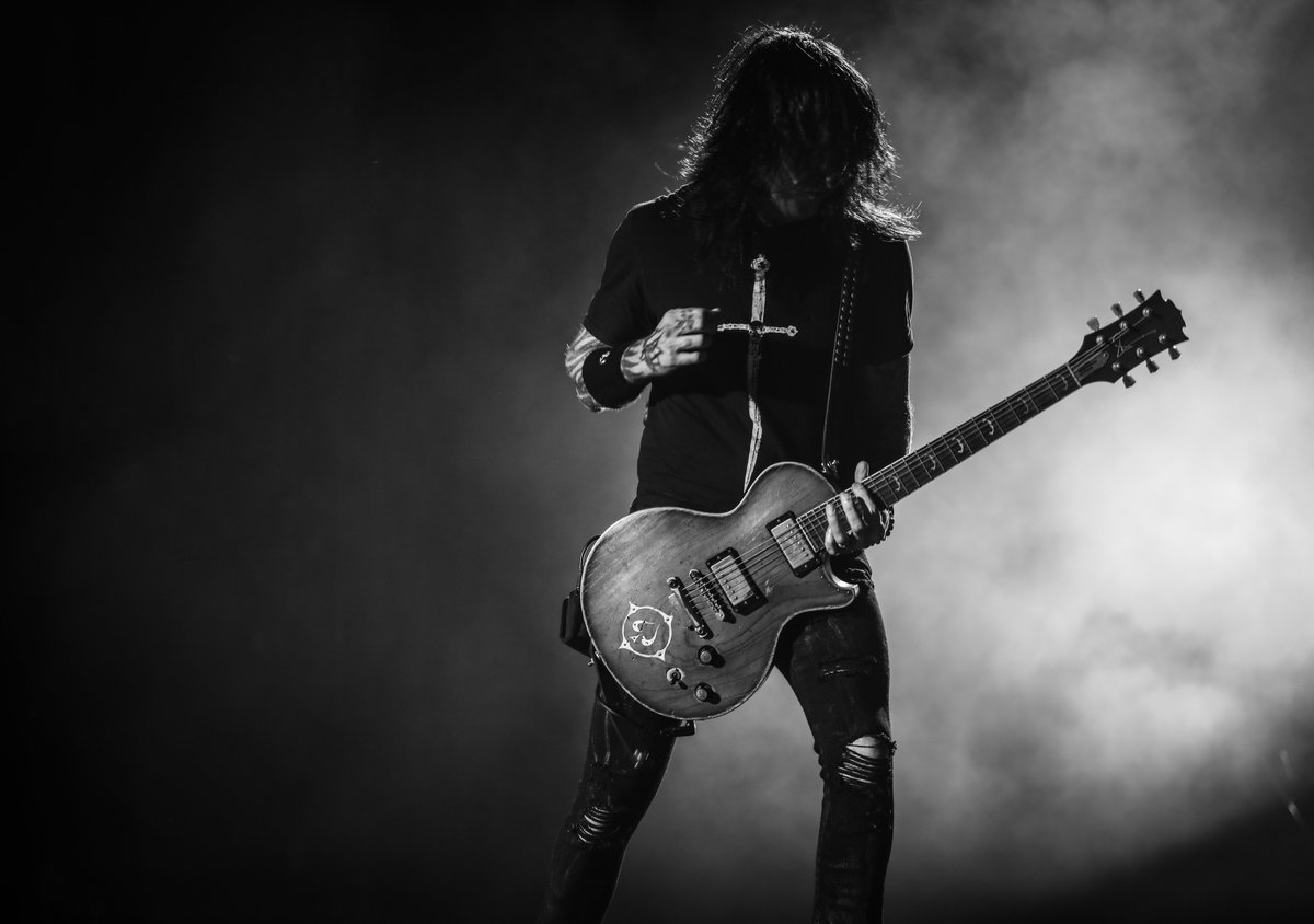 Guns N' Roses tweet media
