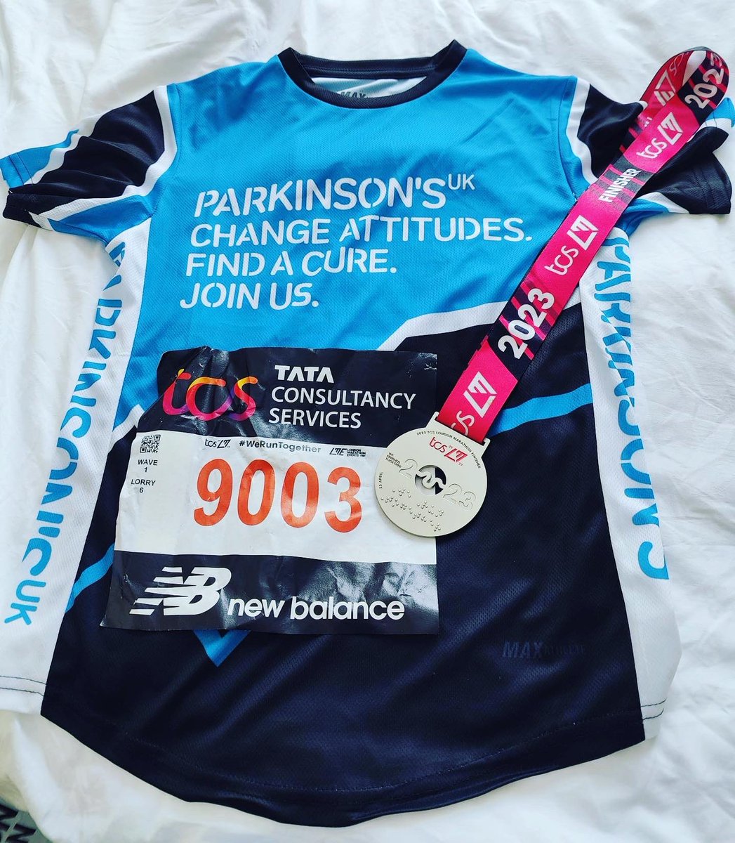 lulabelle_1981's tweet photo. A brutal race, difficult conditions.. I didn’t get my desired time but it was my 6th marathon &amp; I got my marathon PB having not done one for 10 years 🥳. Ran for @ParkinsonsUK after my mum was diagnosed 3 years ago 💙🏃🏻‍♀️🩵. https://t.co/ncxwdsZRLi please donate to a great cause xx https://t.co/DoqClBBgYp