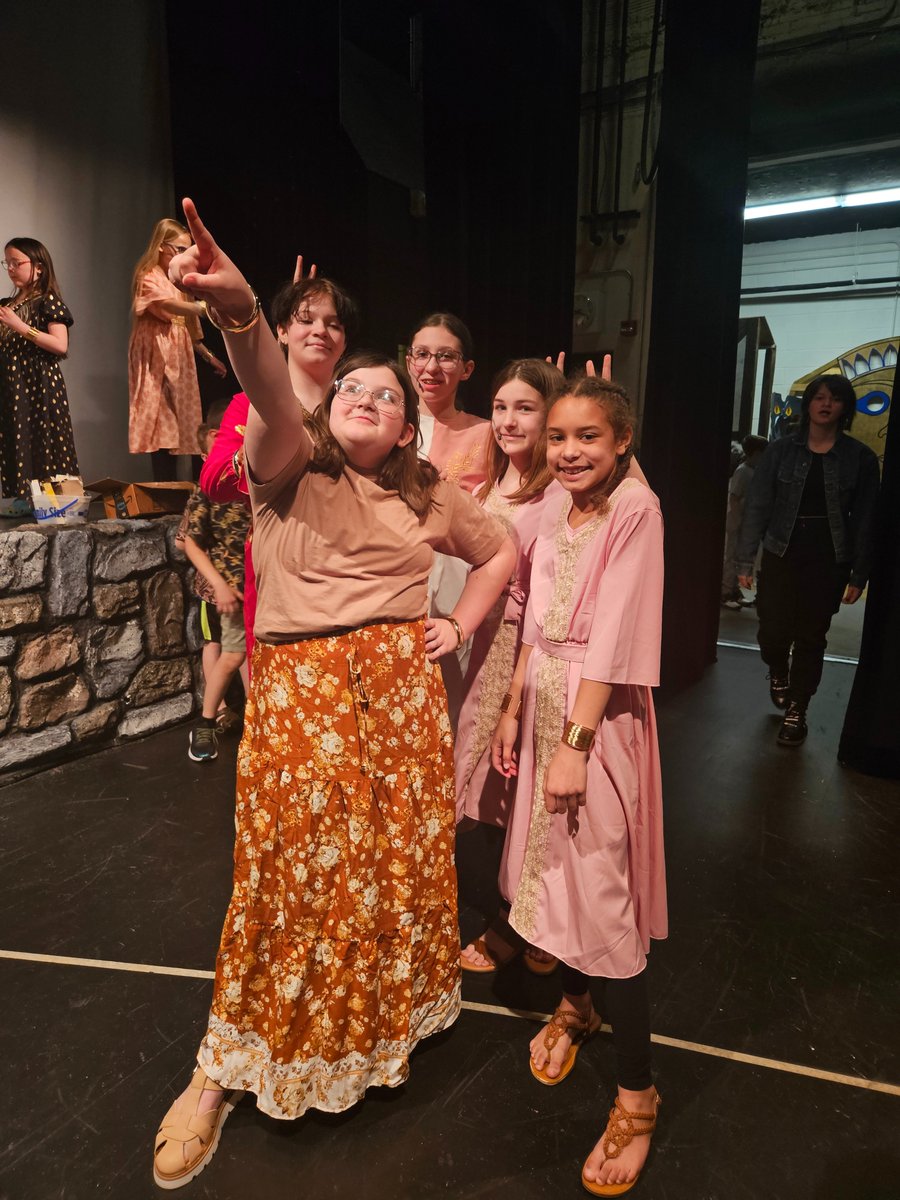 PrattElemTeach's tweet photo. The anticipation is growing every day for Pratt Elementary's musical, Aladdin Kids! Come support the hard work of these amazing kids this Friday @ 7pm and Saturday @ 1pm. #barkercsd https://t.co/Am3j3YMp22