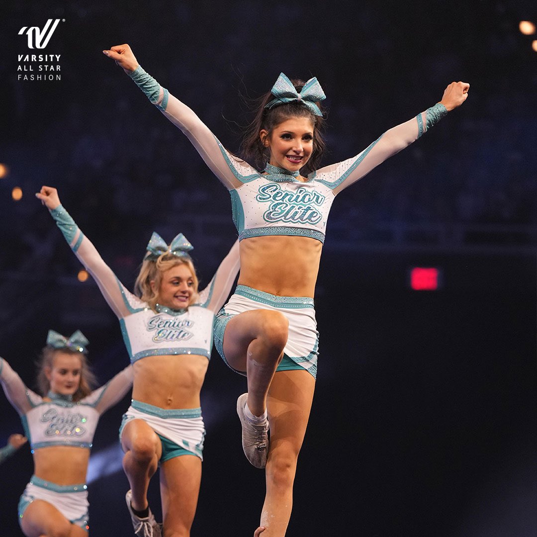 VASF_Updates's tweet image. They left 𝗻𝗼 𝗱𝗼𝘂𝗯𝘁— the #CheerWorlds2023 L6 Large Senior 𝙒𝙤𝙧𝙡𝙙 𝘾𝙝𝙖𝙢𝙥𝙞𝙤𝙣 title is going home with @senior__elite and Fashionista @drew_aliyah! Congratulations 🏆🥇🌎 #ChampionsWearVarsity