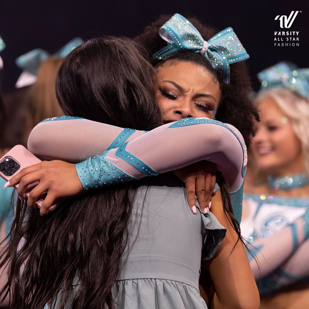 VASF_Updates's tweet image. They left 𝗻𝗼 𝗱𝗼𝘂𝗯𝘁— the #CheerWorlds2023 L6 Large Senior 𝙒𝙤𝙧𝙡𝙙 𝘾𝙝𝙖𝙢𝙥𝙞𝙤𝙣 title is going home with @senior__elite and Fashionista @drew_aliyah! Congratulations 🏆🥇🌎 #ChampionsWearVarsity