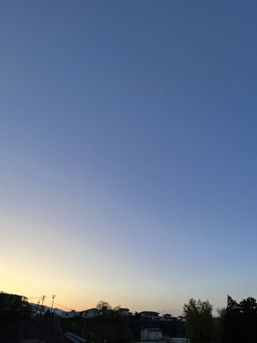 daikingmania's tweet photo. いつもの朝焼け✨久しぶり🤭
さてやんわり行きますか👍おはようございます☀️
#beautifuldawn https://t.co/a3O4FrRSdL