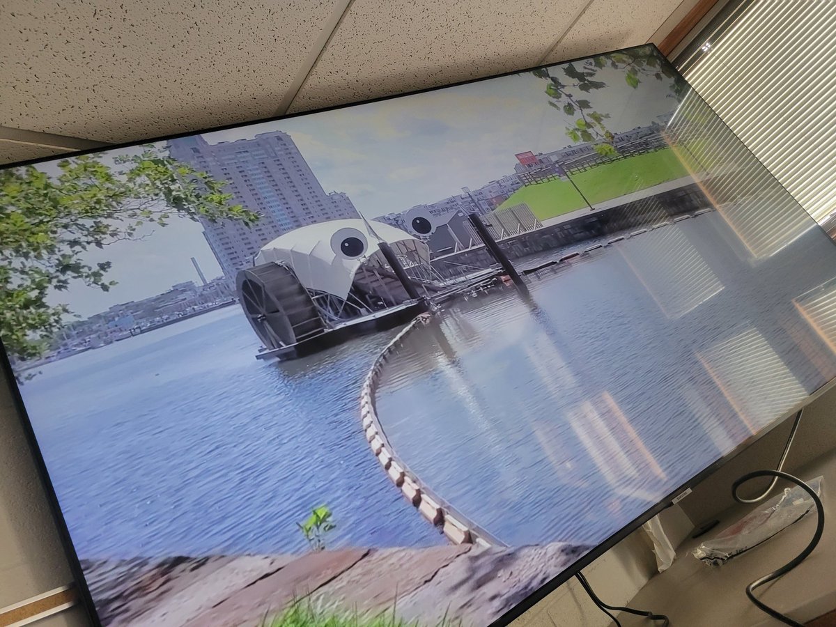 LougeeSenor's tweet photo. English Learner Students at Umatilla High School are learning about and getting inspiration from @MrTrashWheel https://t.co/9XQxGSMFjx
