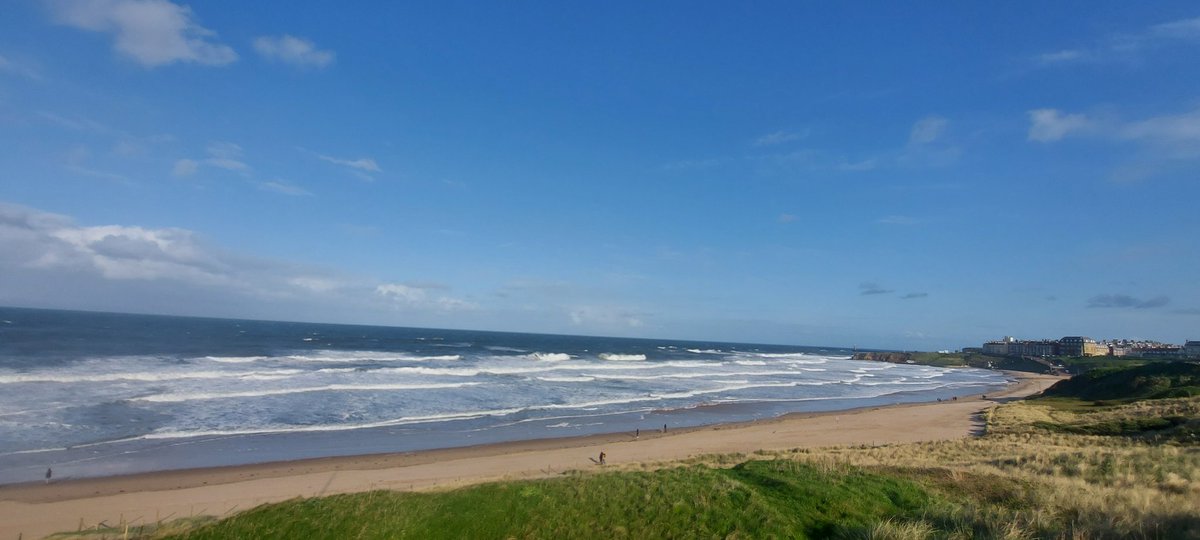 alanrevel's tweet image. Two hours of tennis on the glorious north east riviera. Bliss.

#tynemouth #longsands #cullercoats