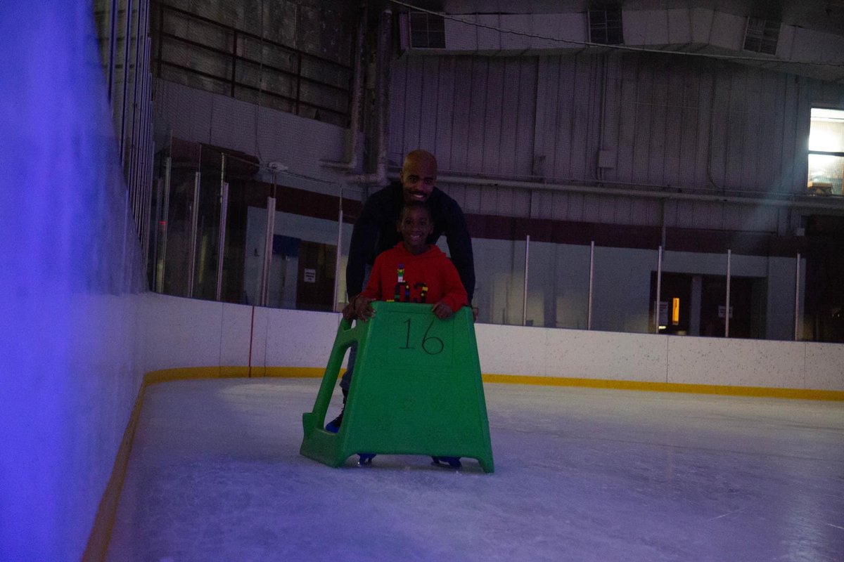 Yesterday, the Tribe hosted a Family Resiliency Ice Skating event.⛸️ Family were provided information on Army resources, Ice Skating and Pizza 🍕(📷by Sgt. Gerald Holman) @1st_SF_Command @USASOCNews #dol #tribe #monthofthemilitarychild
