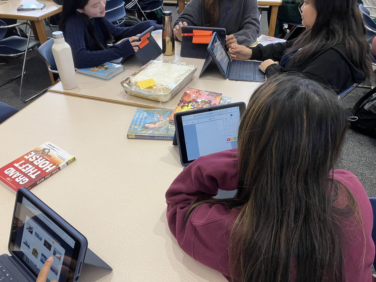 KatieRainer1's tweet image. Day 1 of Alabama School Library Week! My favorite part of librarianship is collaborating with teachers to teach classes. Mrs. A’s Spanish 2 students came to look at comic/graphic elements and use @BookCreatorApp to write short stories in Spanish #aslw23 #ALLibraries
