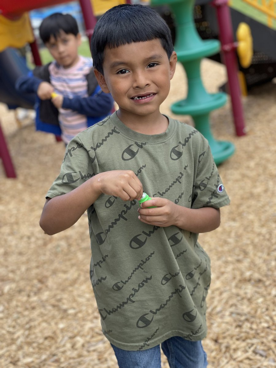 TaylorLakin1's tweet image. “B” is for bubbles 🫧. 
#alphabetcountdown #24daystogo #kindermagic @KaiserKISD @KleinISD