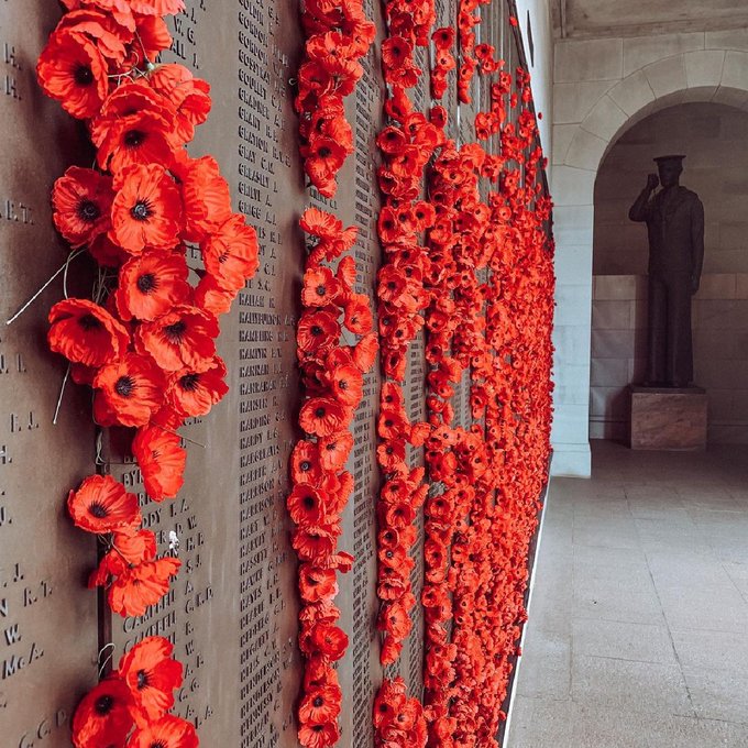 Watch Australia's leaked NSFW photo on TwXstars