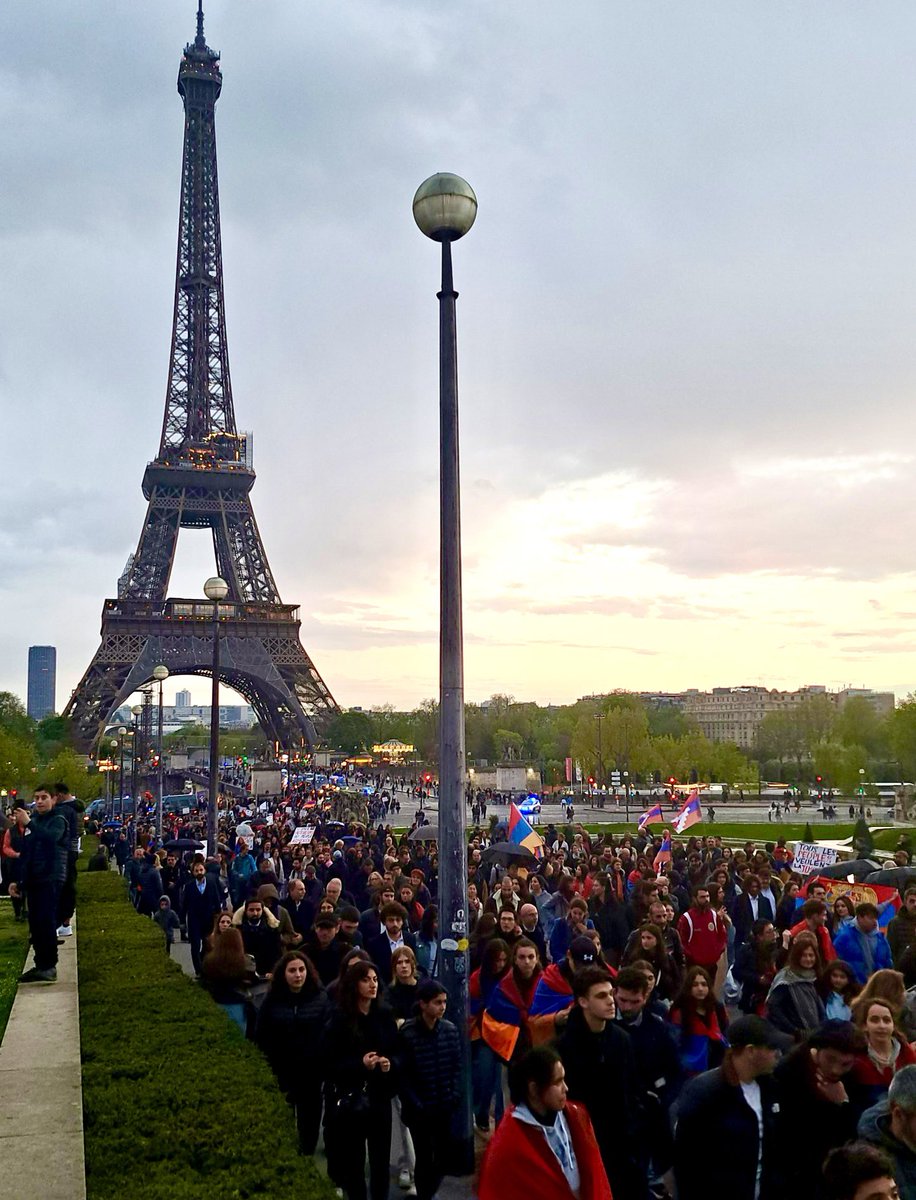 KaloManoukian's tweet photo. 📍 Paris, France 🇦🇲🇫🇷

#GenocideArmenien 🙏🏼 https://t.co/ac7sbgLvDb