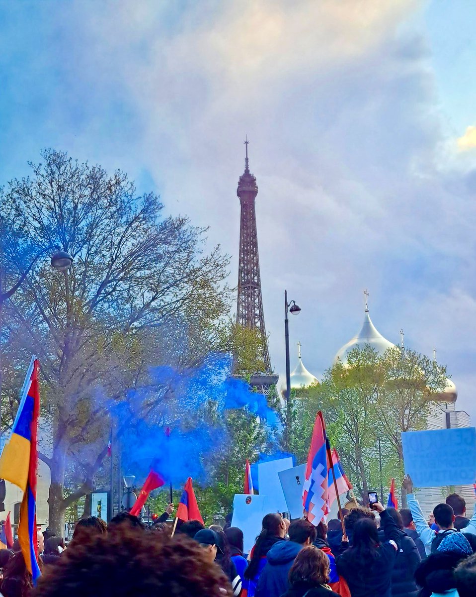 KaloManoukian's tweet photo. 📍 Paris, France 🇦🇲🇫🇷

#GenocideArmenien 🙏🏼 https://t.co/ac7sbgLvDb