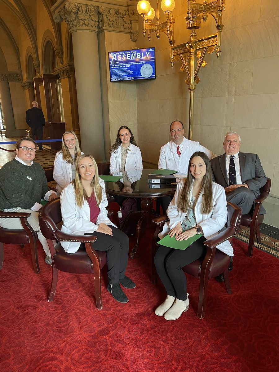 Spent the day at the NYS capitol speaking with legislators about important bills that will improve patient care with fellow PSSNY members and pharmacy students from across NY @JosephAngelino