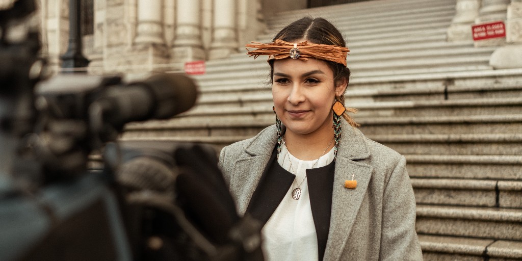 Moose_Hide's tweet image. Each moose hide pin has the power to spark at least five conversations about standing up against violence towards women &amp;amp; children. Help us to distribute 4 million moose hide pins &amp;amp; spark 20 million conversations across Canada. 🧡🔶  moosehidecampaign.ca/pins/