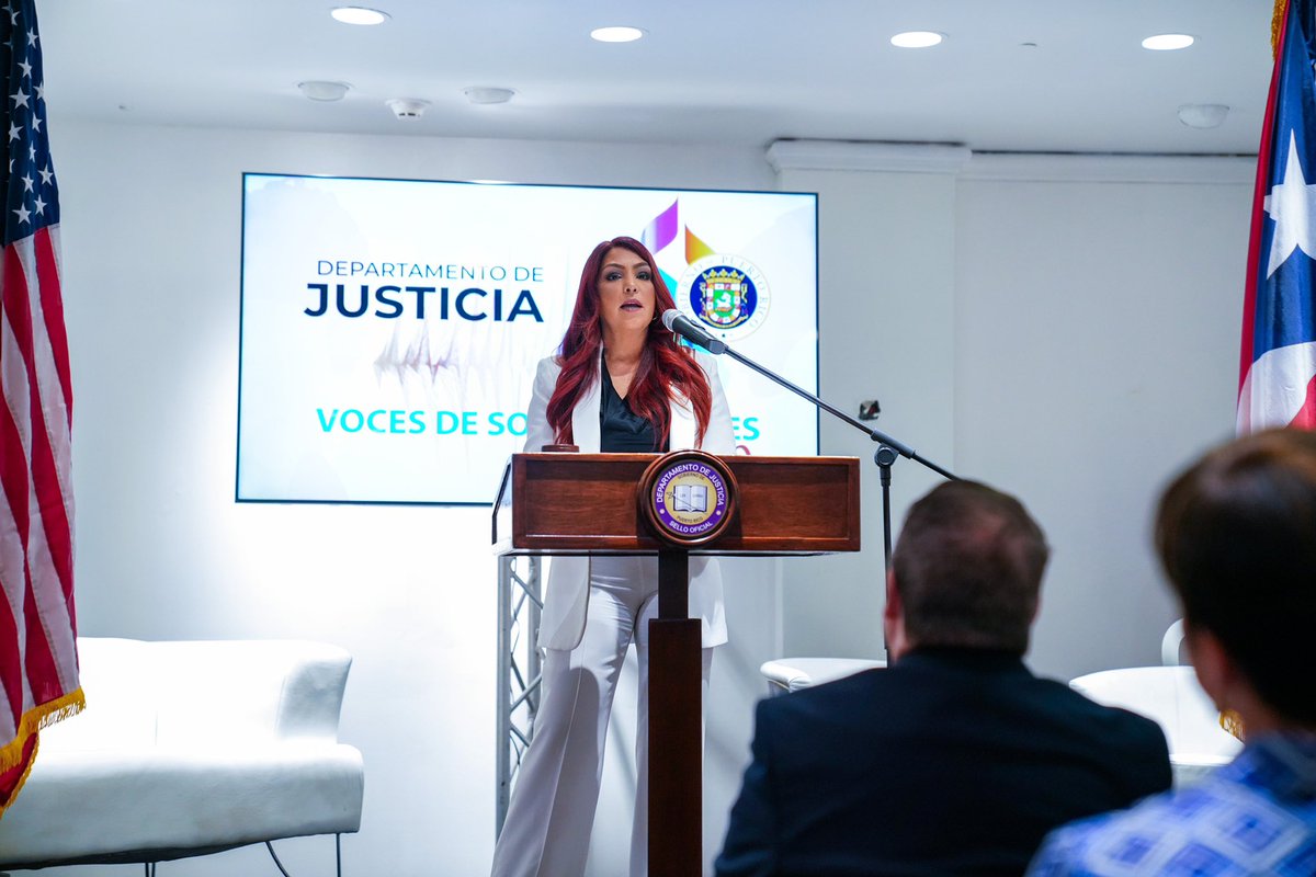 PierluisiCary's tweet image. .@GovPierluisi y @Justicia_PR están realizando el expo “Voces de Sobrevivientes” donde podrán recibir orientación sobre todos los servicios disponibles aprovechando al máximo charlas, talleres y la ayuda de profesionales que se han dado cita para atenderles. (2/2)