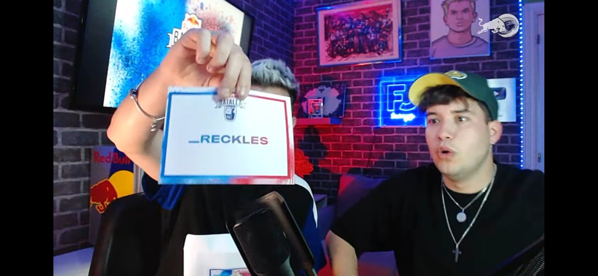 Recklesin's tweet photo. Se rompe todo en @redbullbatalla 
Gracias a los que confiaron 🦉🖤 https://t.co/0jacSVL9Vz