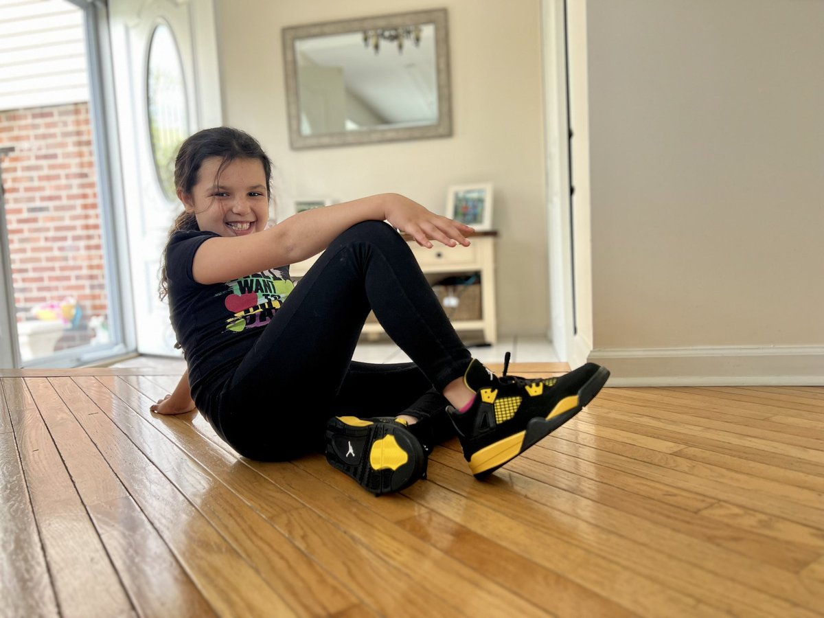 Pitch_Black_X's tweet photo. Baby girls first pair of 4’s 🤙🏽
#jordan4 #kotd #nike #jordan4thunder
#wearyourshoes https://t.co/UfjQjpMTp5