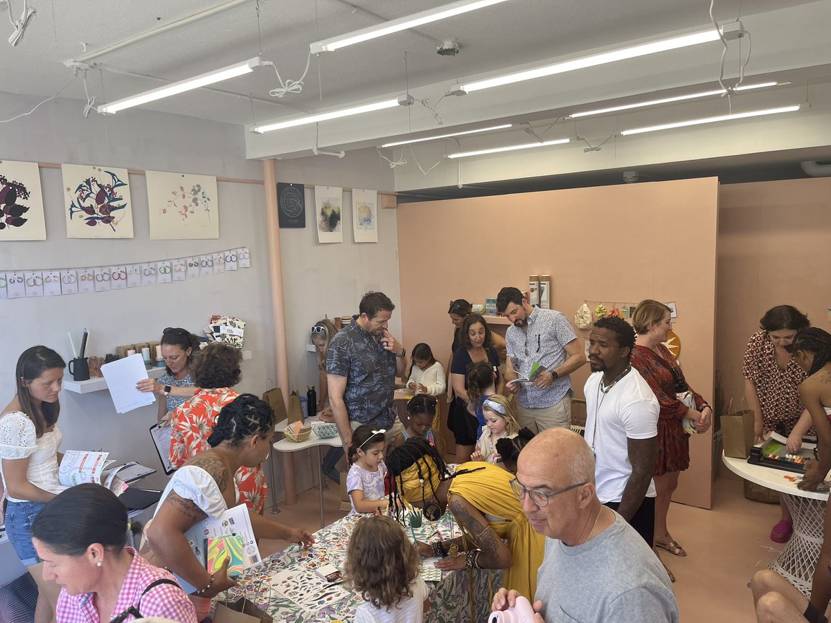 BTollefsonTPF's tweet photo. What a fantastic morning @rabbitrabbitsrq yesterday!
 
Book making with @caelumsculptoris
 
Spoken word poetry with @whitthepoet
 
Fun for the whole family!
 
#RemakeDays 
#SuncoastRemakeDays 
@remakelearningdays @SuncoastCGLR @ThePattersonFdn https://t.co/4xhwYDRypE