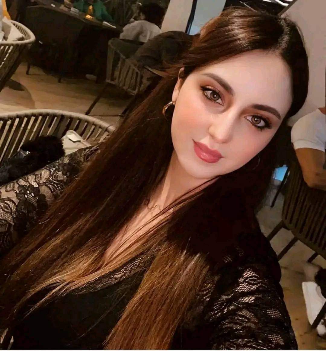 "إِذَا كُنْتُ تَبْحَثُ عَنْ اَلْكَمَالِ، فَلَنْ تَكُونَ رَاضِياً أَبَدًا."