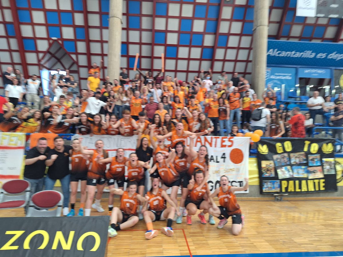 cbestuct's tweet photo. Esta afición y este equipo el #gimosurdaytona representarán a la región de Murcia y a NUESTRA CIUDAD DE CARTAGENA EN EL CAMPEONATO DE ESPAÑA DE CLUBES.

GO ESTU!
GO CAMPEONAS!!
GO CAMPEONATO DE ESPAÑA!!
💪🏀🧡🖤 https://t.co/fVGDpAYTB8