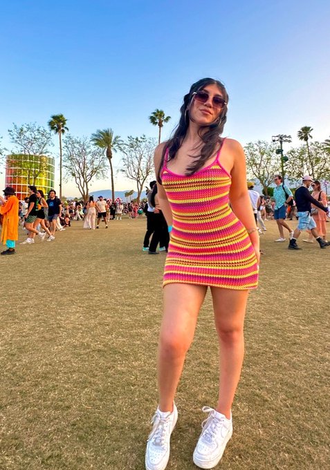 1 pic. desert mami 🏜️ https://t.co/24R2QoU63A