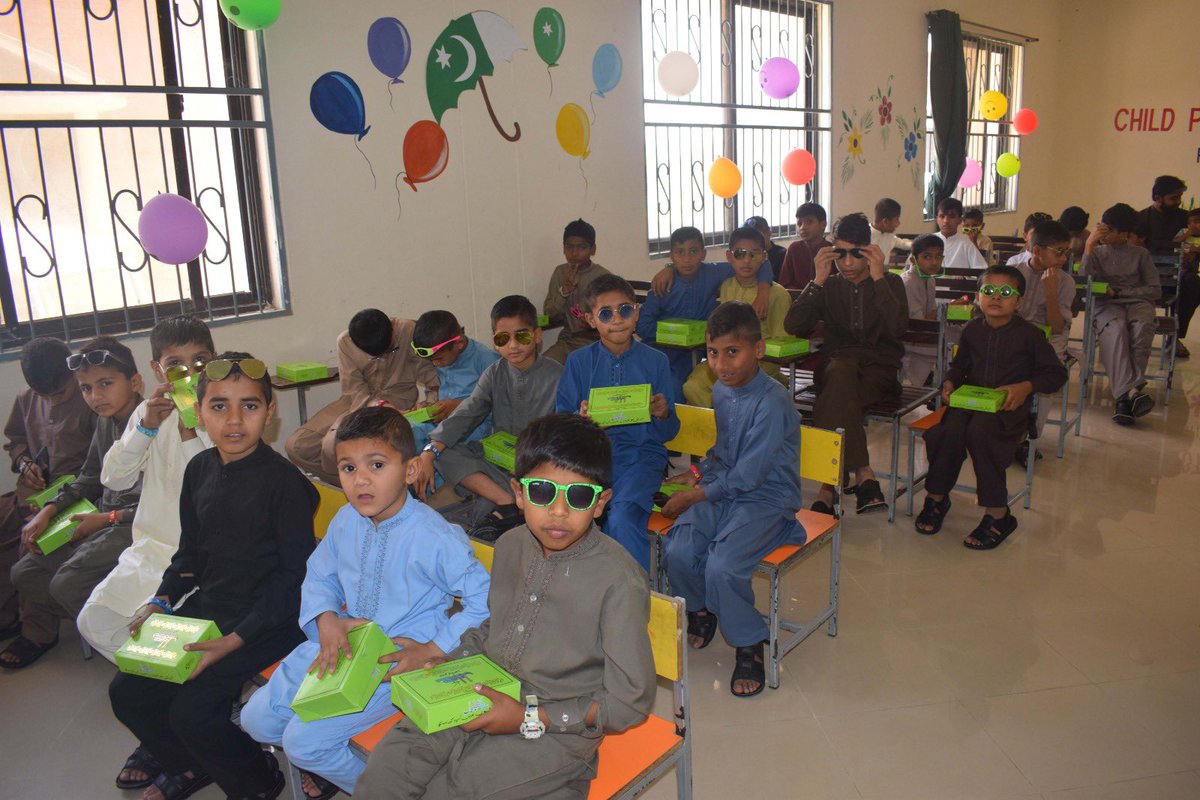 SShakeel_Bhatti's tweet photo. Eid celebrations with Children at Child Protection Bureau, RYK https://t.co/eboX4hFqiM