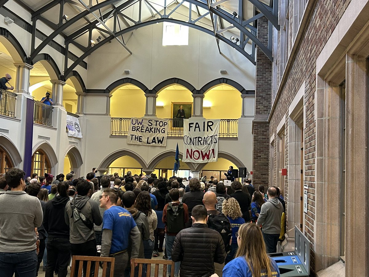 At @uwrunited rally for a fair contract NOW! We have your backs union family! UWLU members and community: Sign this pledge to support them if they strike and to not cross their picket lines here! docs.google.com/forms/d/e/1FAI… #solidarity #UWWorksBecauseWeDo #FairContractUW