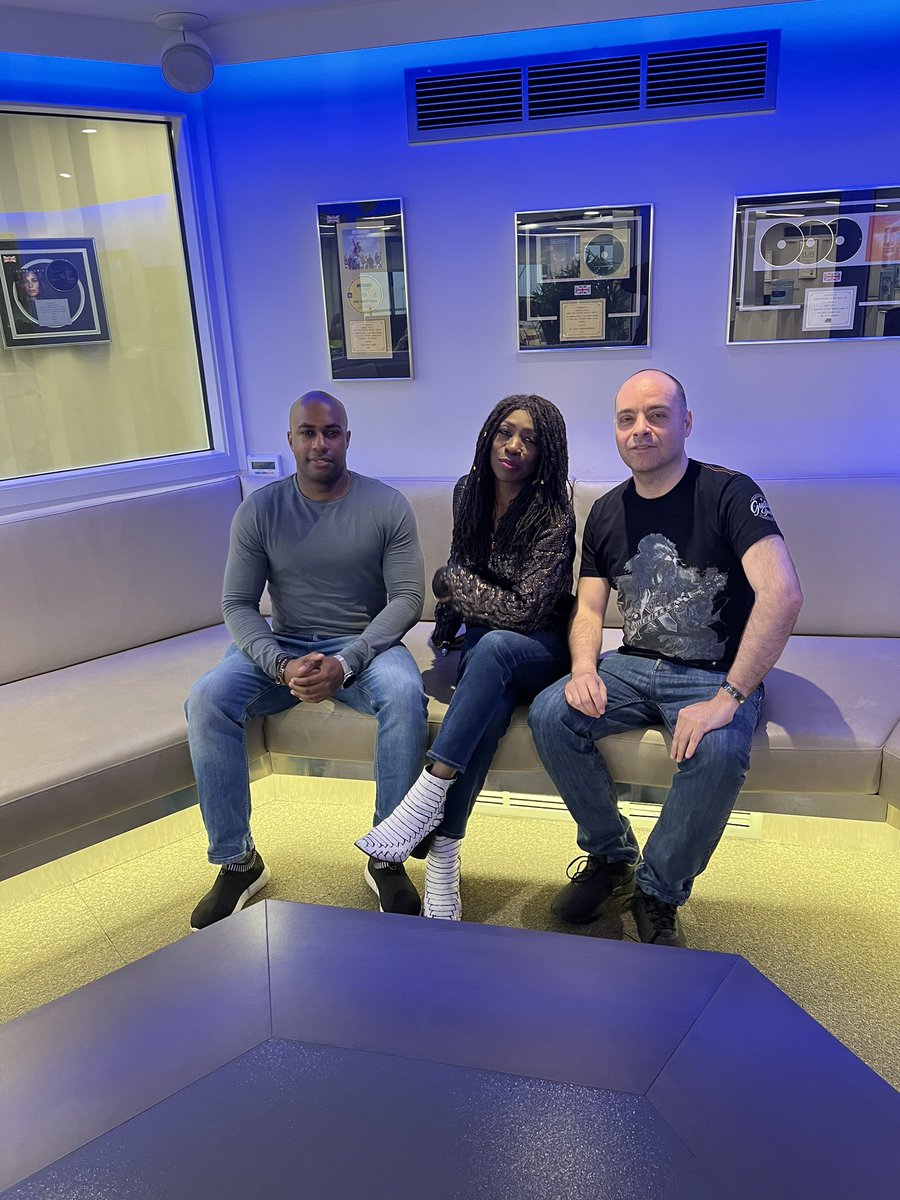 Nice day in the @bucksmusicgroup studio with my big sis @MPeopleHeatherS working on some interesting things. Always a pleasure working with her. Also, big  up to my bro @Fidarri 😊🙏🏾

#heathersmall #mpeople