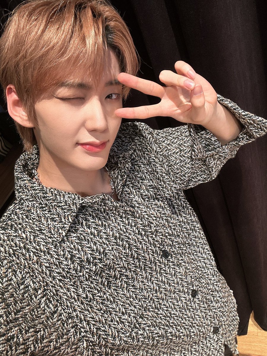 📸• #HWON 👑
Weverse | 24.04.23

🐺: Eu te amo muito.

🐼×Pandi
[ #HWON ⚔ #훤 ⚔ #KINGDOM ⚔ #킹덤 ⚔  #キングダム ⚔ @KINGDOM_Gfent ]