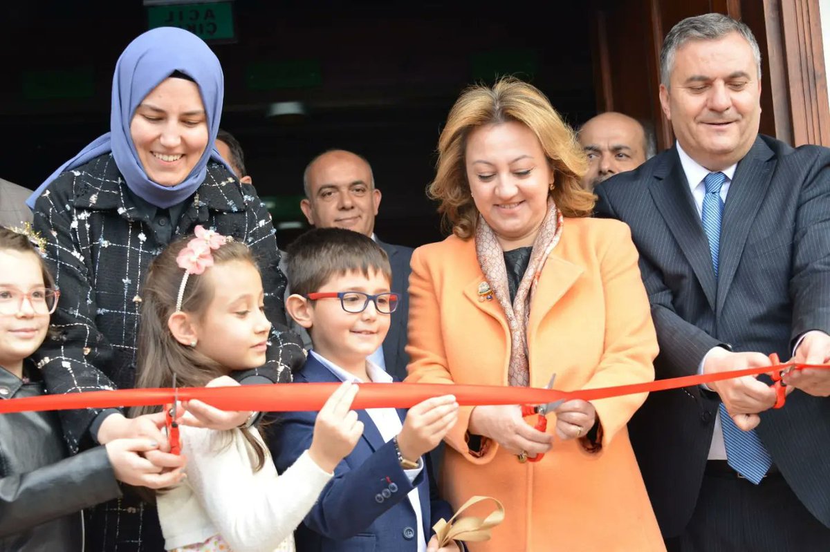 KTBKYGM's tweet photo. Cumhuriyetimizin 100. yılında 100 yeni kütüphane hedefimize emin adımlarla ilerliyoruz. Bugüne Bakan Yardımcımız Sayın  @OzgulOzkanYAVUZ ’un katılımlarıyla Ankara’da iki kütüphane açılışı sığdırdık. Çubuk ve Haymana
 İlçe Halk Kütüphanelerimizi hizmete açtık.
@TCKulturTurizm https://t.co/WgAkbfQjST