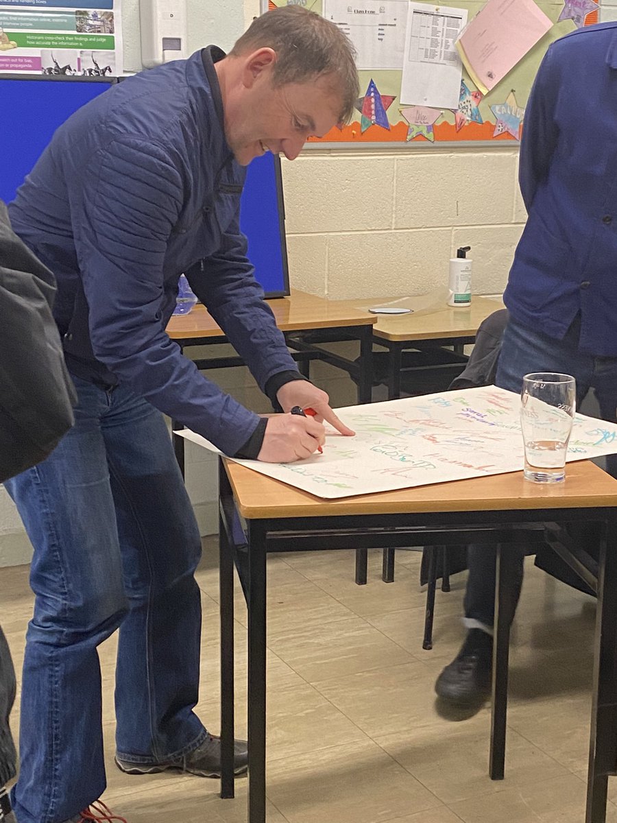 StudentsOfLCC's tweet photo. Members of @Lucancc1 amnesty group met with @EOBroin @Ginosocialist @Wardy1916 today to discuss the #homelesscrisis. We presented a petition to them calling on @LeoVaradkar  @DarraghOBrienTD to reinstate the eviction ban and build more houses. https://t.co/3SNdm7P27R